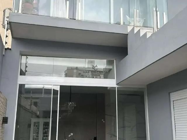 Casa / Sobrado para Venda em Florianópolis/SC Abraão 4 Quartos