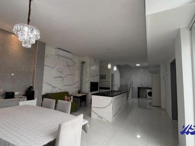 Casa / Sobrado para Venda em Florianópolis/SC Abraão 4 Quartos