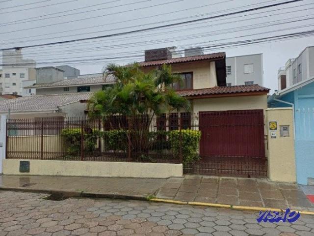 Casa / Sobrado para Venda em Florianópolis/SC Abraão 4 Quartos