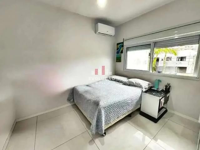 Casa / Sobrado para Venda em Florianópolis/SC Abraão 4 Quartos