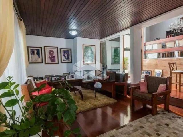 Casa / Sobrado para Venda em Florianópolis/SC Abraão 4 Quartos