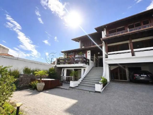 Casa / Sobrado para Venda em Florianópolis/SC Abraão 5 Quartos