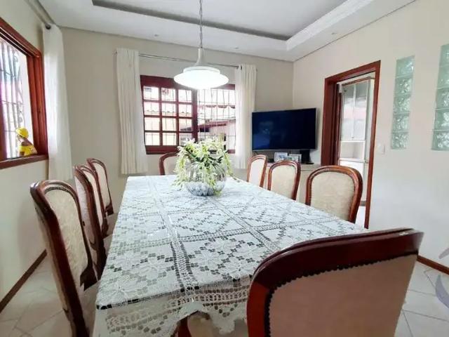 Casa / Sobrado para Venda em Florianópolis/SC Agronômica 4 Quartos
