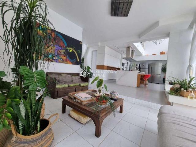 Casa / Sobrado para Venda em Florianópolis/SC Agronômica 8 Quartos