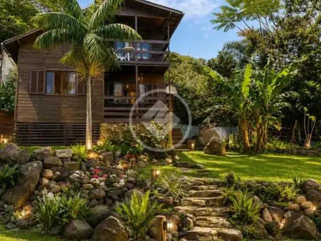 Casa / Sobrado para Venda em Florianópolis/SC Armação do Pântano do Sul 2 Quartos
