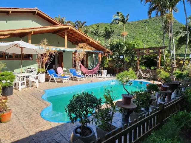 Casa / Sobrado para Venda em Florianópolis/SC Armação do Pântano do Sul 4 Quartos