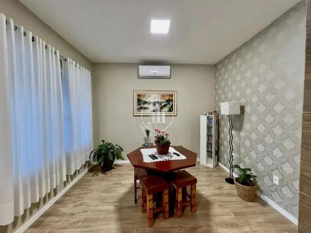 Casa / Sobrado para Venda em Florianópolis/SC Balneário 3 Quartos