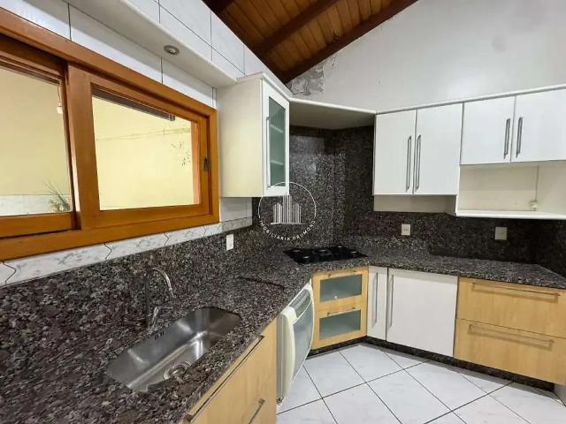 Casa / Sobrado para Venda em Florianópolis/SC Balneário 3 Quartos