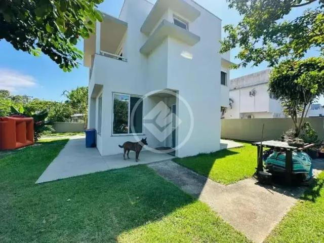 Casa / Sobrado para Venda em Florianópolis/SC Barra da Lagoa 3 Quartos