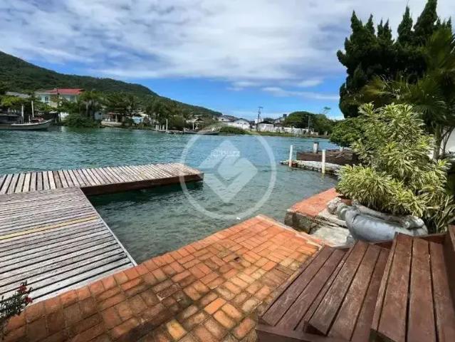 Casa / Sobrado para Venda em Florianópolis/SC Barra da Lagoa 2 Quartos