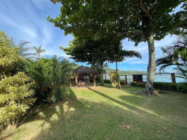 Casa / Sobrado para Venda em Florianópolis/SC Barra da Lagoa 4 Quartos