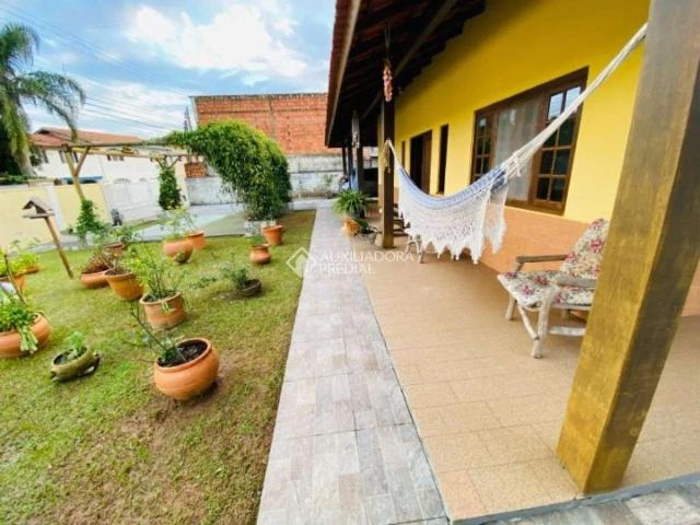 Casa / Sobrado para Venda em Florianópolis/SC Barra da Lagoa 5 Quartos