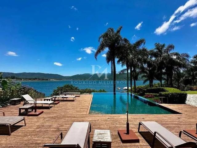 Casa / Sobrado para Venda em Florianópolis/SC Barra da Lagoa 5 Quartos