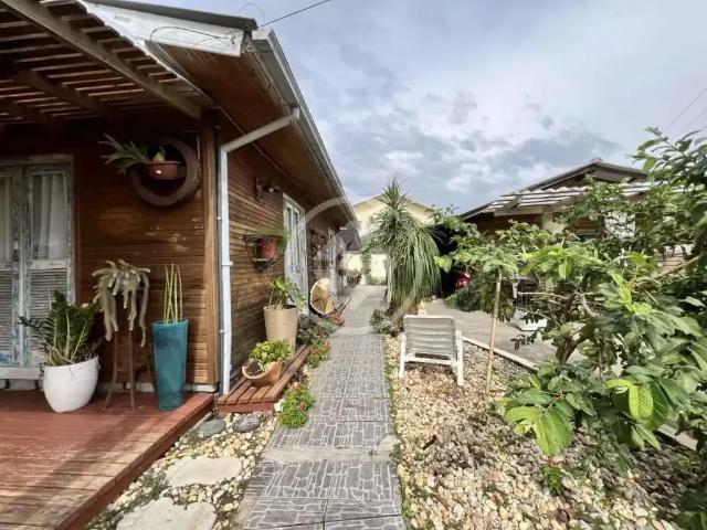 Casa / Sobrado para Venda em Florianópolis/SC Barra da Lagoa 5 Quartos