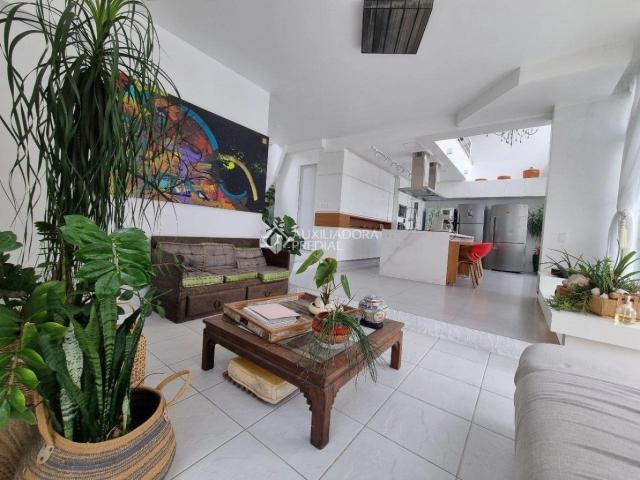 Casa / Sobrado para Venda em Florianópolis/SC Beira Mar 8 Quartos