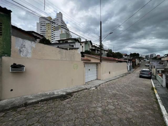 Casa / Sobrado para Venda em Florianópolis/SC Estreito 3 Quartos