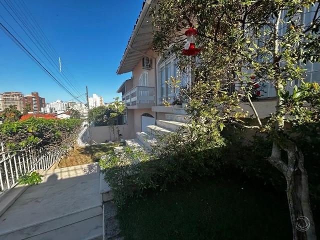 Casa / Sobrado para Venda em Florianópolis/SC Estreito 3 Quartos