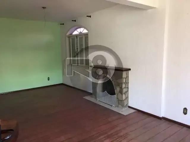 Casa / Sobrado para Venda em Florianópolis/SC Estreito 4 Quartos