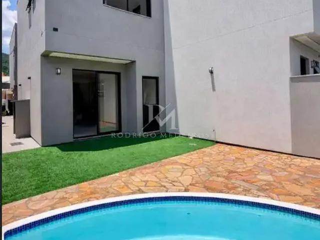 Casa / Sobrado para Venda em Florianópolis/SC Itacorubi 3 Quartos