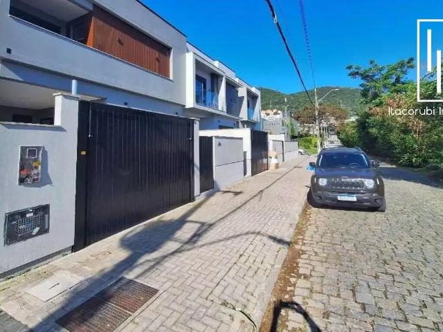 Casa / Sobrado para Venda em Florianópolis/SC Itacorubi 3 Quartos