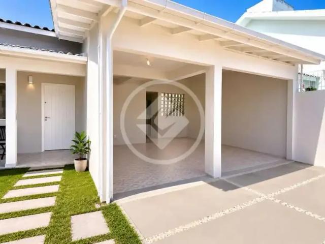 Casa / Sobrado para Venda em Florianópolis/SC Itacorubi 3 Quartos
