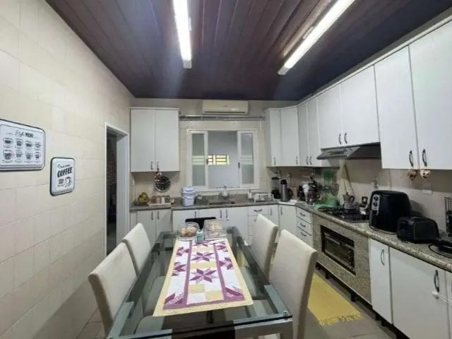 Casa / Sobrado para Venda em Florianópolis/SC Itacorubi 3 Quartos