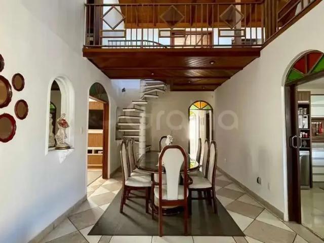 Casa / Sobrado para Venda em Florianópolis/SC Itacorubi 4 Quartos