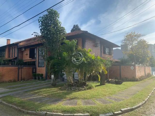 Casa / Sobrado para Venda em Florianópolis/SC Itacorubi 4 Quartos