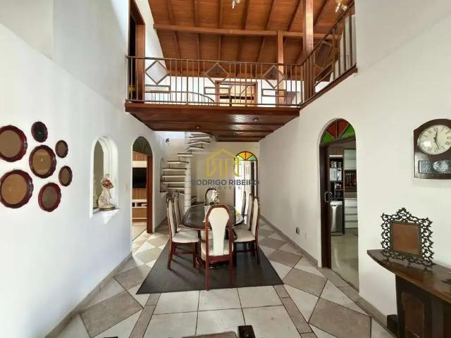 Casa / Sobrado para Venda em Florianópolis/SC Itacorubi 4 Quartos
