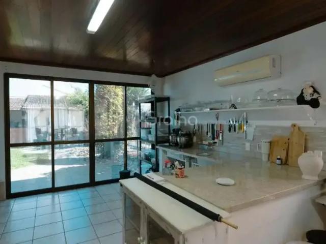 Casa / Sobrado para Venda em Florianópolis/SC Itacorubi 4 Quartos