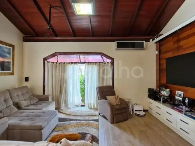 Casa / Sobrado para Venda em Florianópolis/SC Itacorubi 4 Quartos