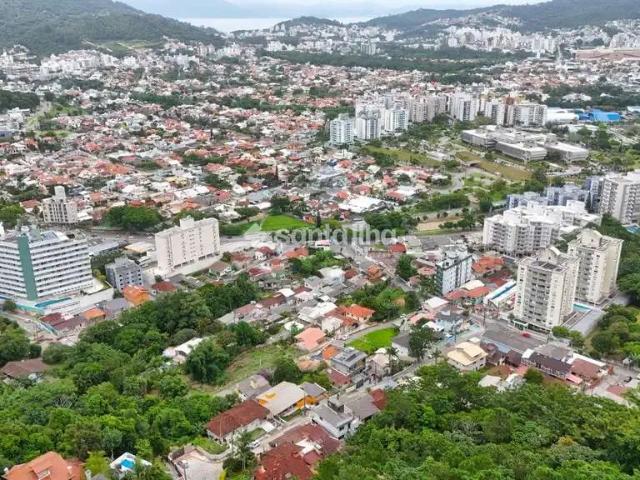Casa / Sobrado para Venda em Florianópolis/SC Itacorubi 4 Quartos