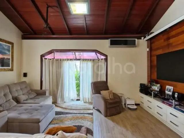 Casa / Sobrado para Venda em Florianópolis/SC Itacorubi 4 Quartos