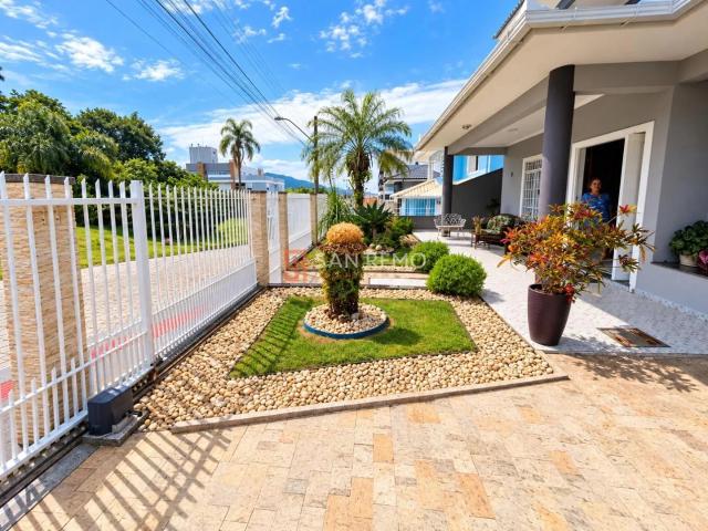 Casa / Sobrado para Venda em Florianópolis/SC Itacorubi 5 Quartos