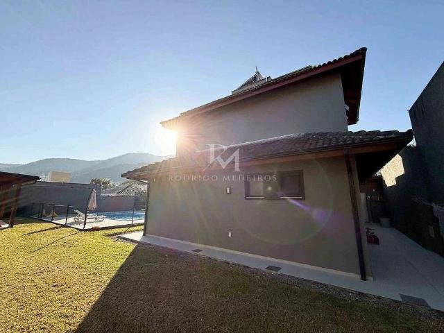 Casa / Sobrado para Venda em Florianópolis/SC Itacorubi 5 Quartos