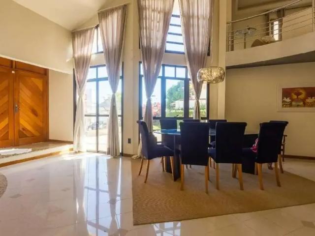 Casa / Sobrado para Venda em Florianópolis/SC Itacorubi 5 Quartos