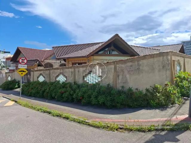 Casa / Sobrado para Venda em Florianópolis/SC Itaguaçu 5 Quartos