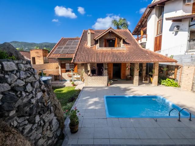 Casa / Sobrado para Venda em Florianópolis/SC João Paulo 4 Quartos