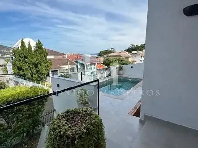 Casa / Sobrado para Venda em Florianópolis/SC João Paulo 4 Quartos