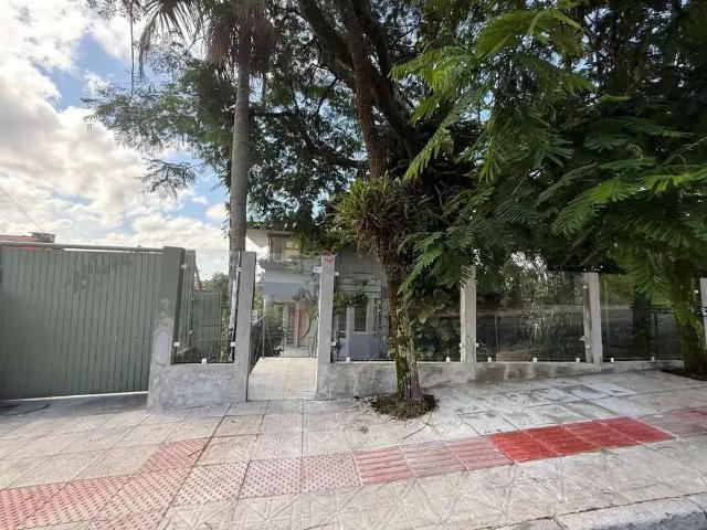 Casa / Sobrado para Venda em Florianópolis/SC João Paulo 3 Quartos