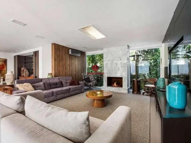 Casa / Sobrado para Venda em Florianópolis/SC Jurerê Internacional 4 Quartos