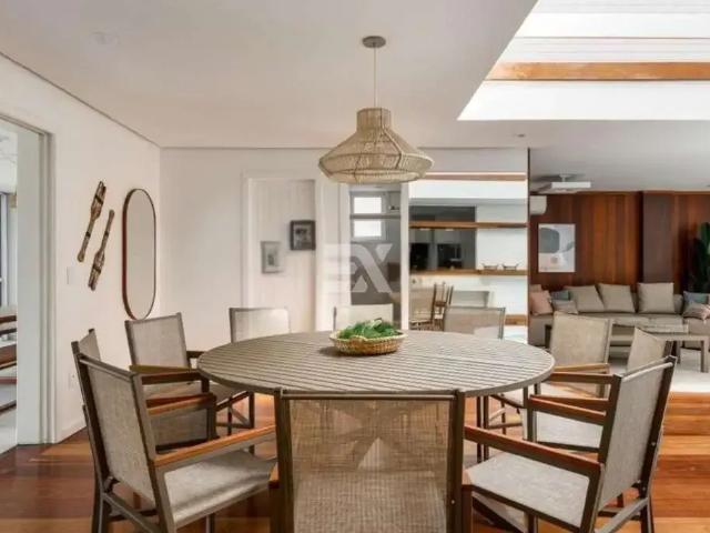 Casa / Sobrado para Venda em Florianópolis/SC Jurerê Internacional 5 Quartos