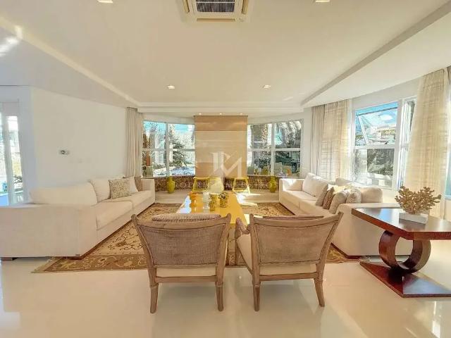 Casa / Sobrado para Venda em Florianópolis/SC Jurerê Internacional 6 Quartos