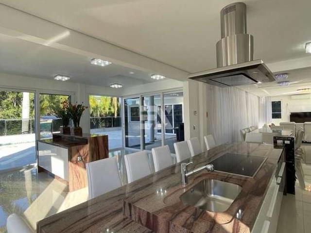 Casa / Sobrado para Venda em Florianópolis/SC Jurerê Internacional 6 Quartos