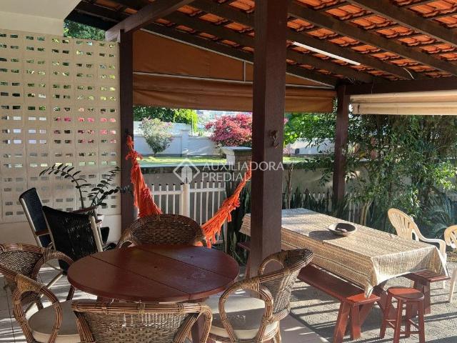 Casa / Sobrado para Venda em Florianópolis/SC Jurerê 3 Quartos