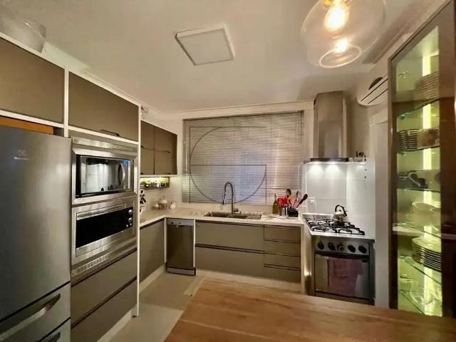 Casa / Sobrado para Venda em Florianópolis/SC Jurerê 5 Quartos