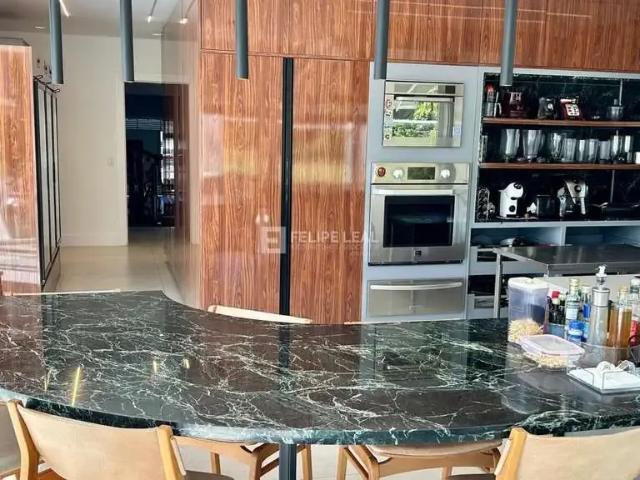 Casa / Sobrado para Venda em Florianópolis/SC Jurerê 5 Quartos