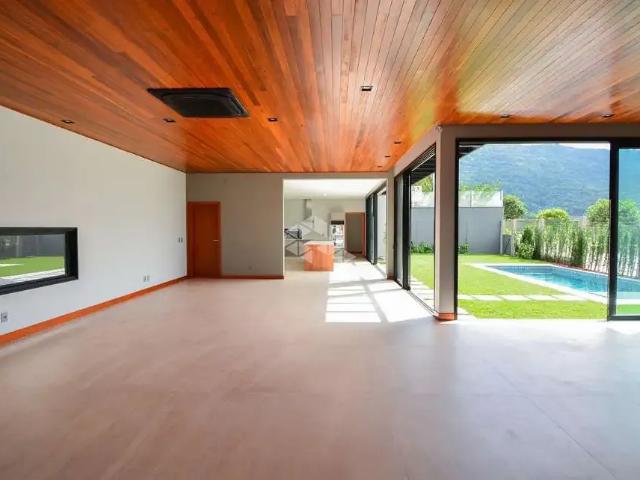 Casa / Sobrado para Venda em Florianópolis/SC Lagoa da Conceição 4 Quartos