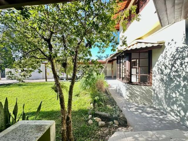 Casa / Sobrado para Venda em Florianópolis/SC Lagoa da Conceição 4 Quartos