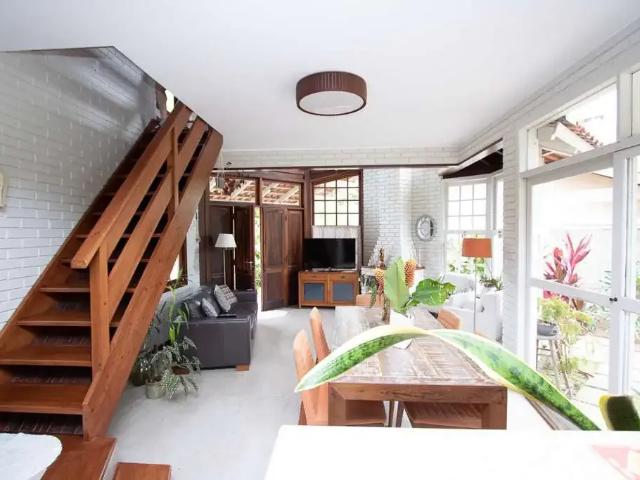 Casa / Sobrado para Venda em Florianópolis/SC Lagoa da Conceição 4 Quartos
